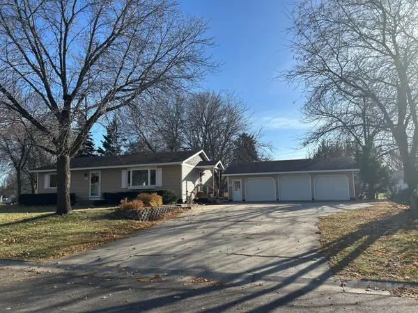 1104 14th Avenue Se, Willmar, MN 56201