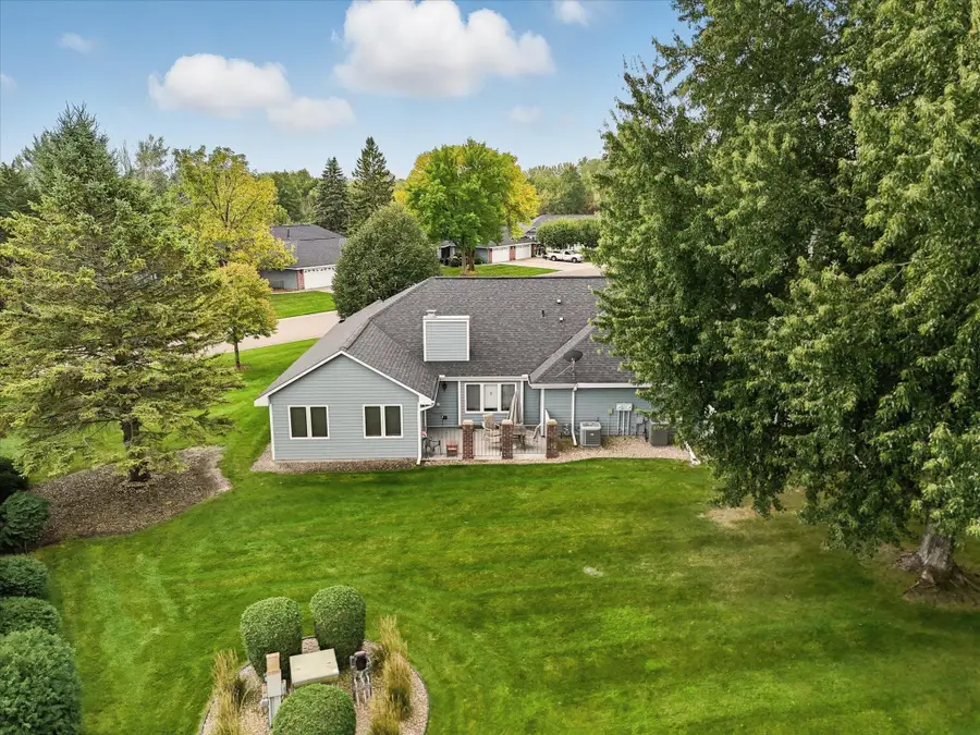 1121 Lois Court, Saint Paul, MN 55126 - #3