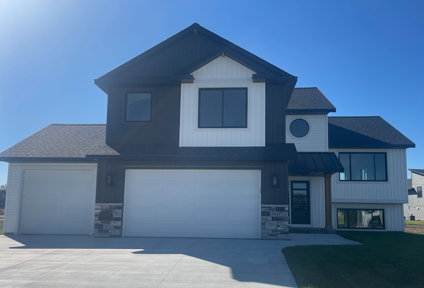 1884 Ashley Drive Ne, Byron, MN 55920