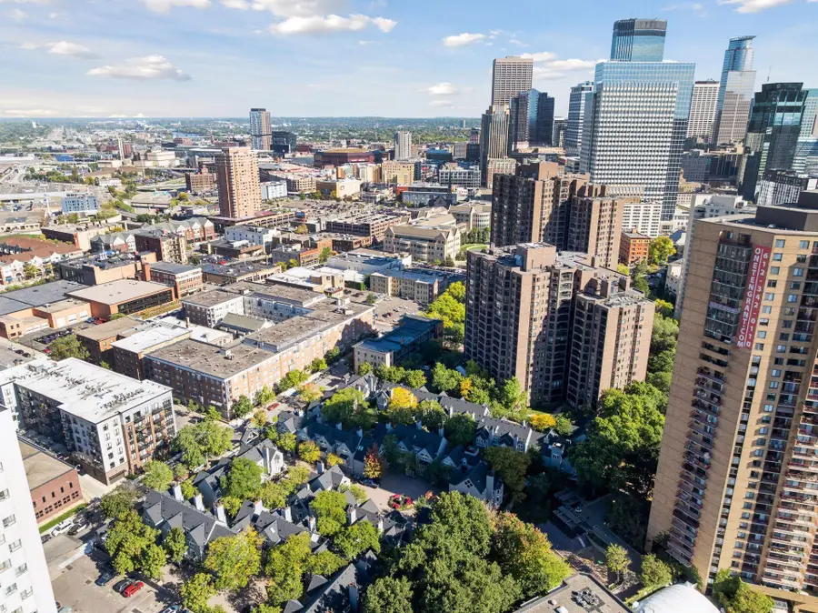 23 Greenway Gables, Minneapolis, MN 55403 - #2