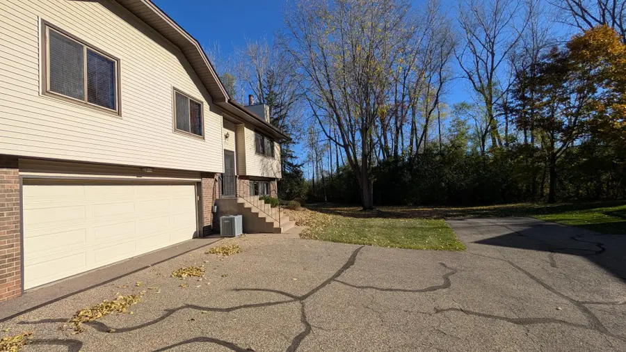 868 Sherwood Road, Saint Paul, MN 55126 - Image #2