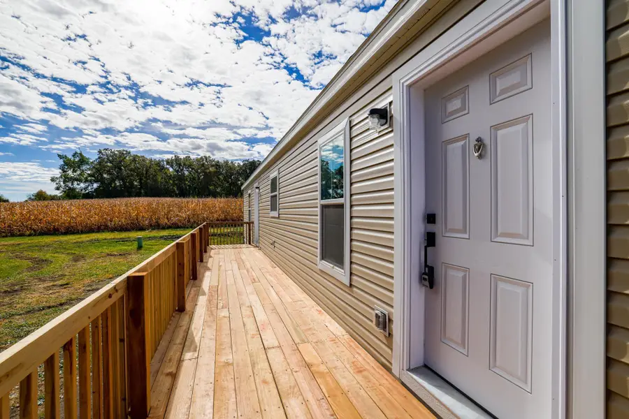 378 Hillcrest Circle, Clarks Grove, MN 56016 - #2