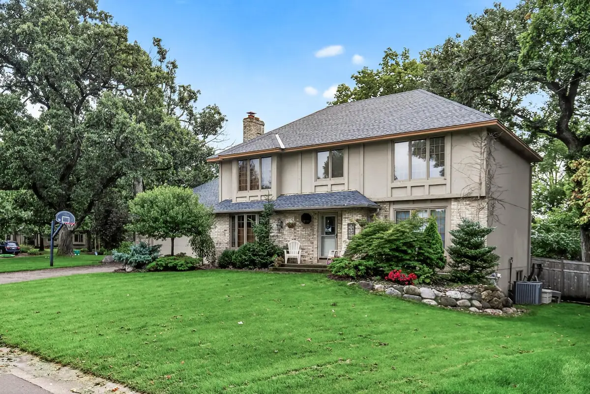 8593 Coachmans Lane, Eden Prairie, MN 55347 - Image #1