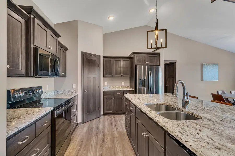 1933 38th Street S, Saint Cloud, MN 56301 - Image #2