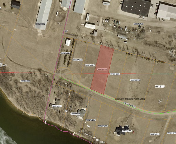 430 W Walnut Avenue, Frazee, MN 56544