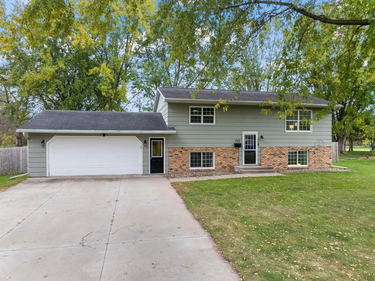 321 Parkview Curve, Zumbrota, MN 55992 - #1