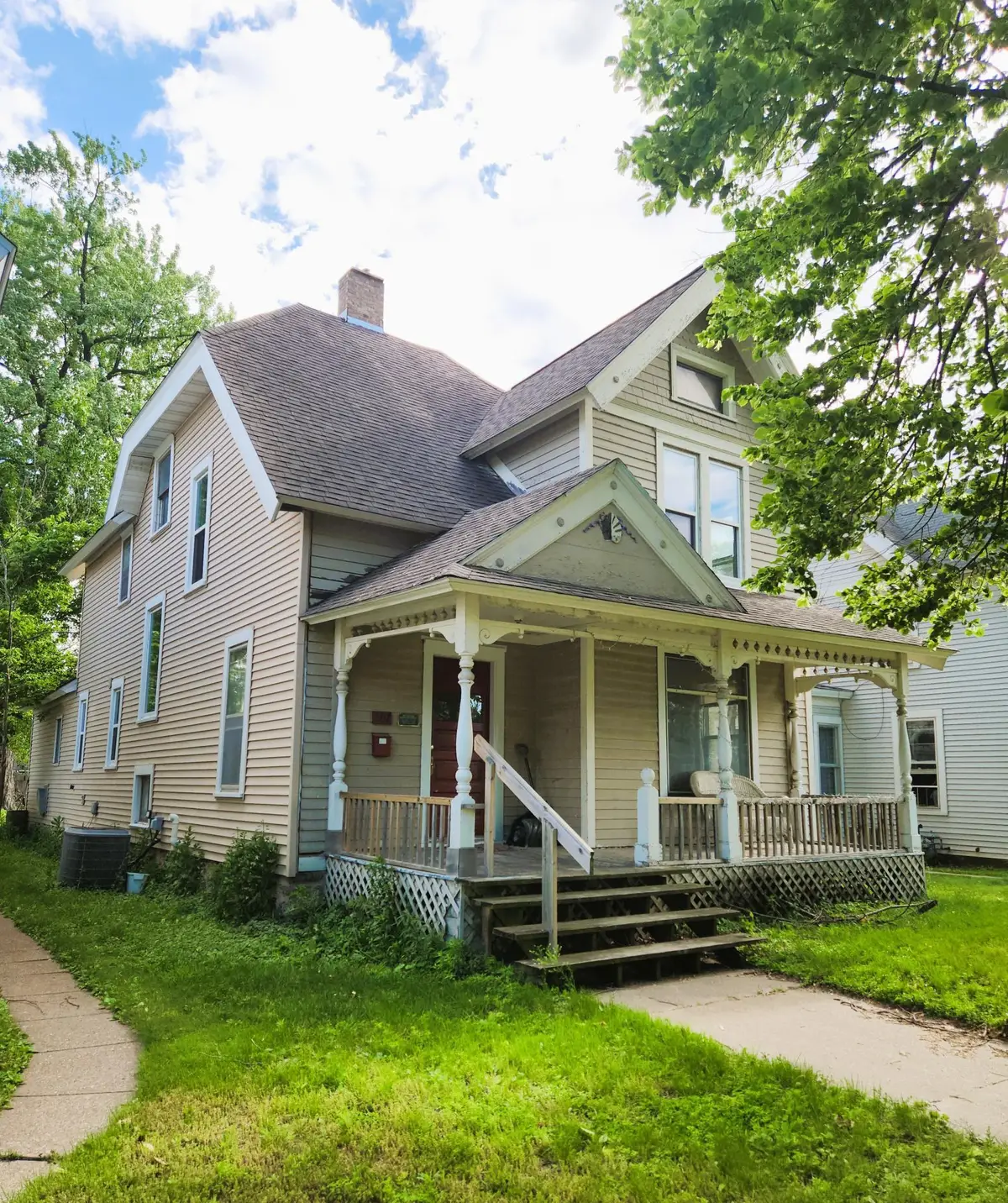 207 E Sanborn Street, Winona, MN 55987 - #1