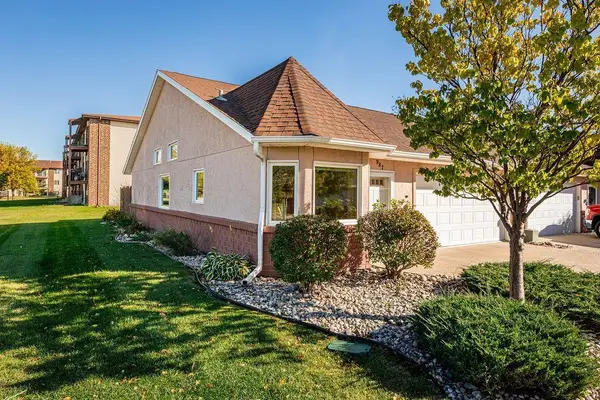 987 14th Avenue E, West Fargo, ND 58078