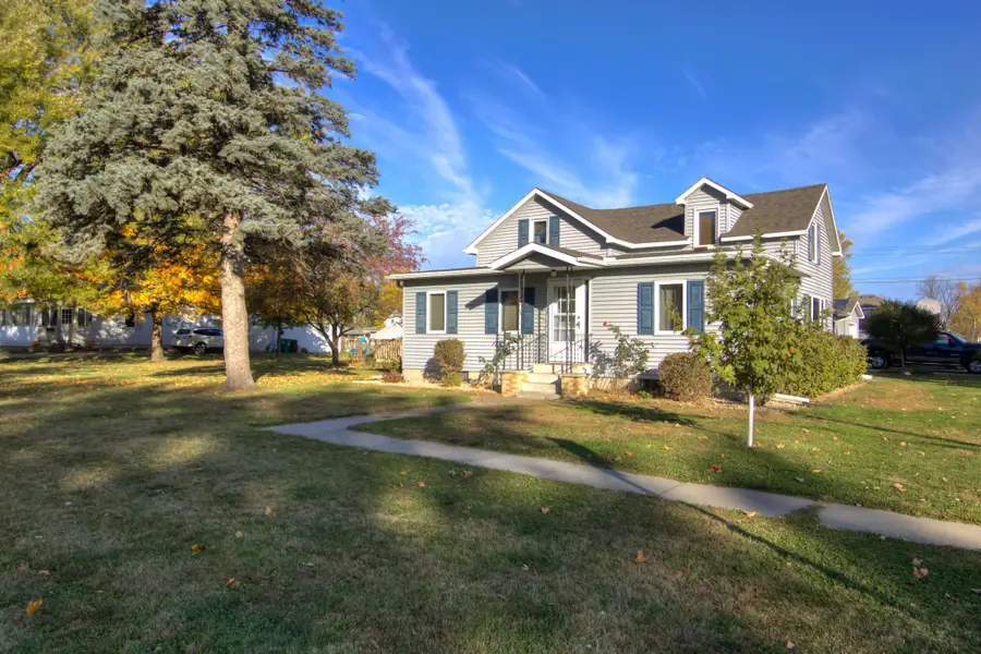 724 Washington Avenue, Wabasha, MN 55981 - #3