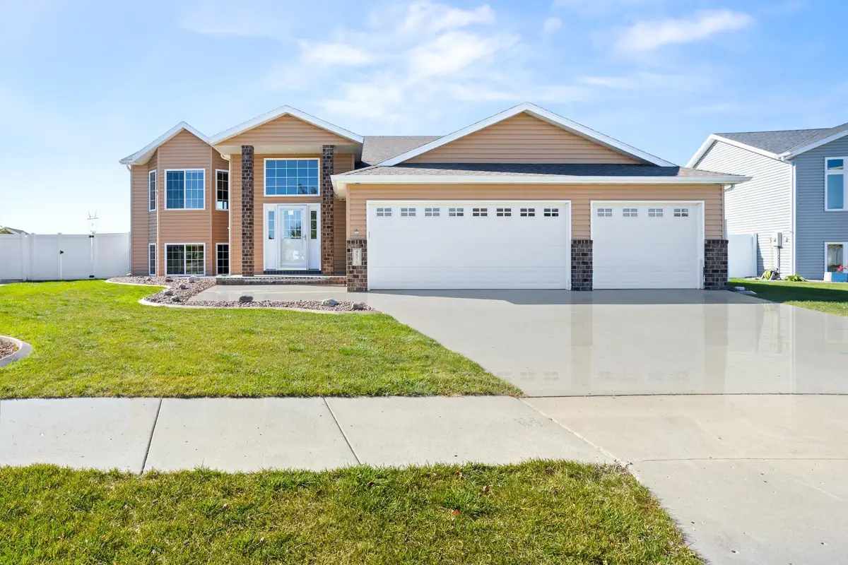 4856 48th Avenue S, Fargo, ND 58104 - Image #1