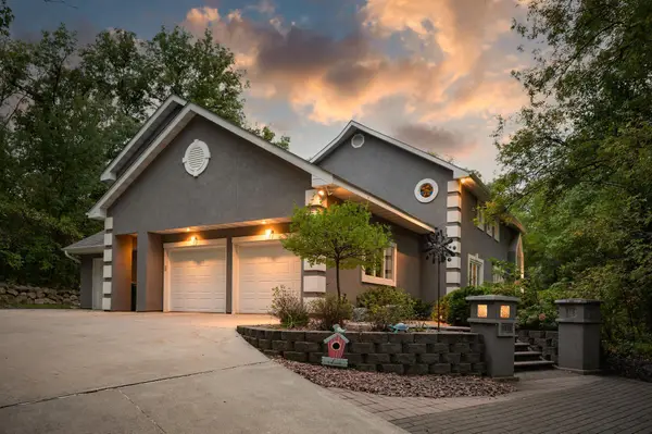 8574 Mcguire Court E, Shakopee, MN 55379