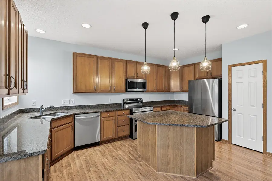 17047 Stonebriar Circle Sw, Prior Lake, MN 55372 - Image #3