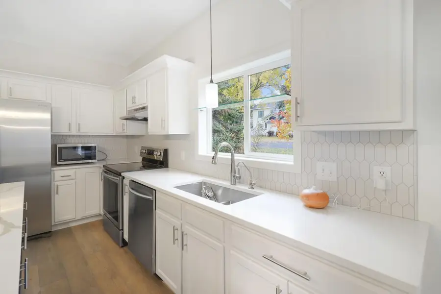 21305 Hytrail Circle, Lakeville, MN 55044 - Image #2