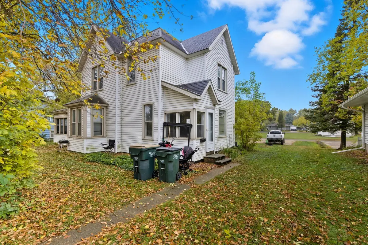 524 Bluff Street Ne, Hutchinson, MN 55350 - #1