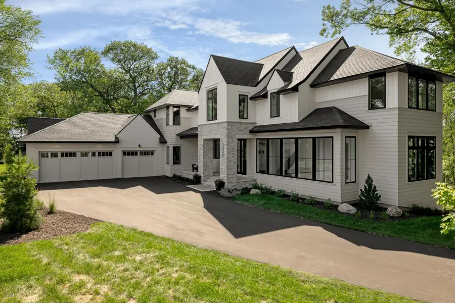 260 Eastwood Court, Chanhassen, MN 55317 - #2