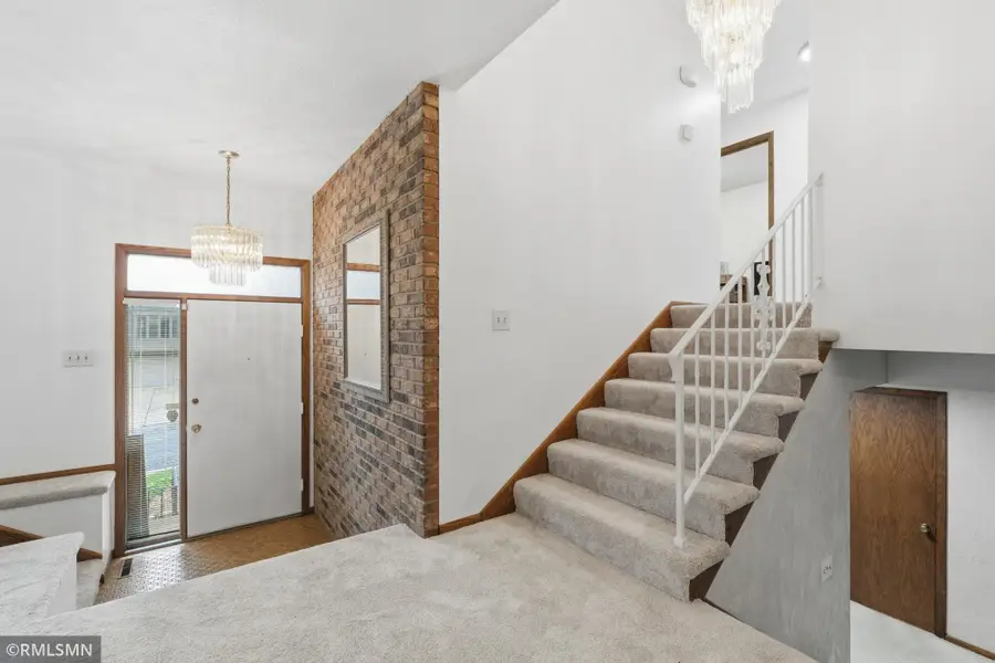944 Pine View Court, Saint Paul, MN 55119 - #3