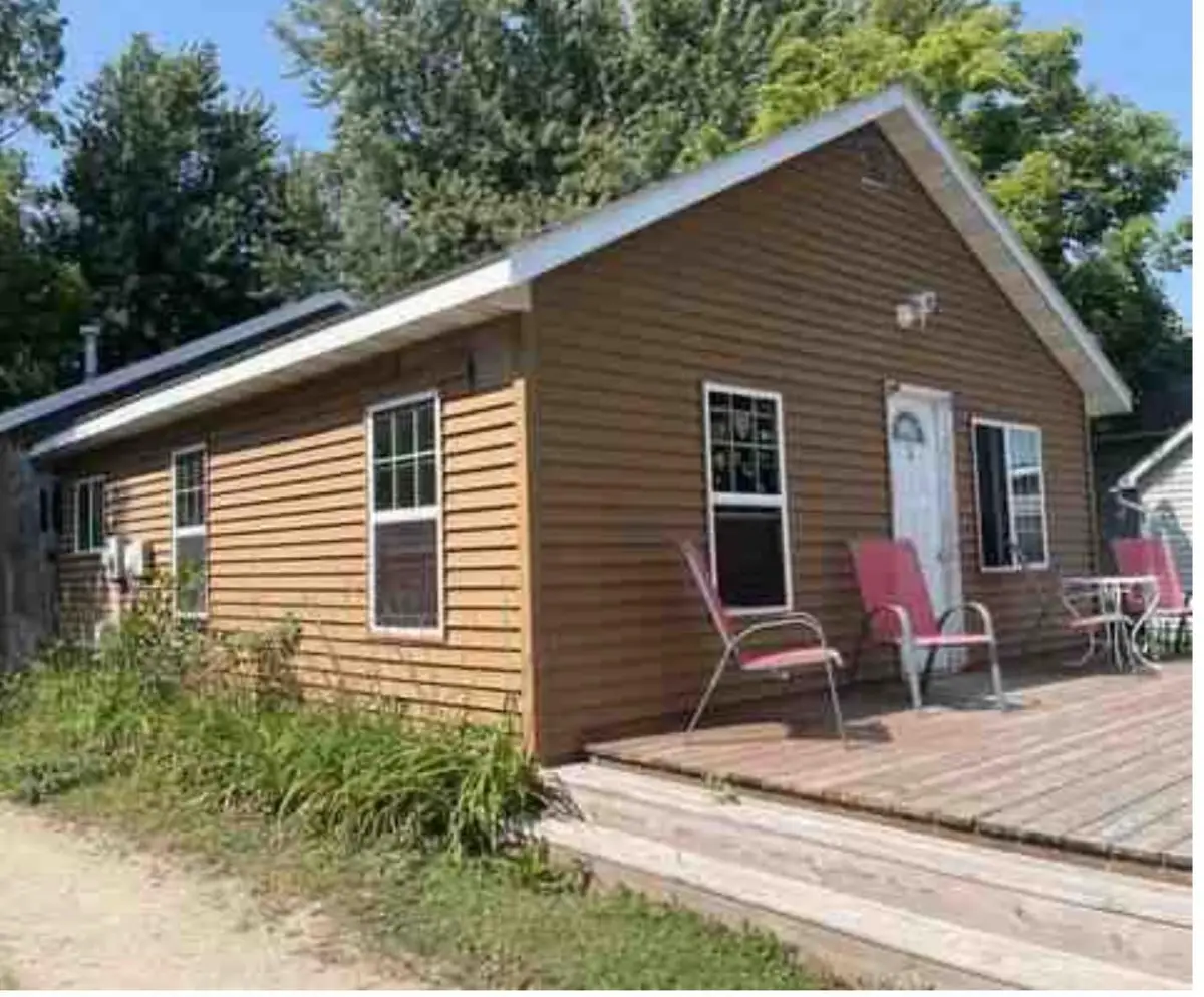 820 S Sixth Street S, Lake City, MN 55041 - #1