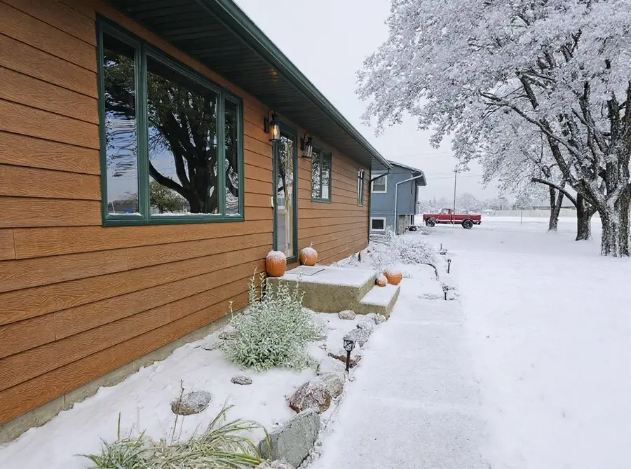 804 6th Avenue Se, Pipestone, MN 56164 - Image #2