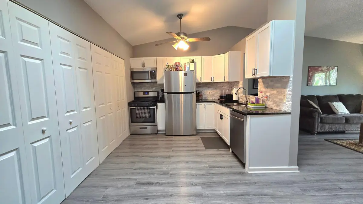 2063 N Park Drive #6, Saint Paul, MN 55119 - Image #1