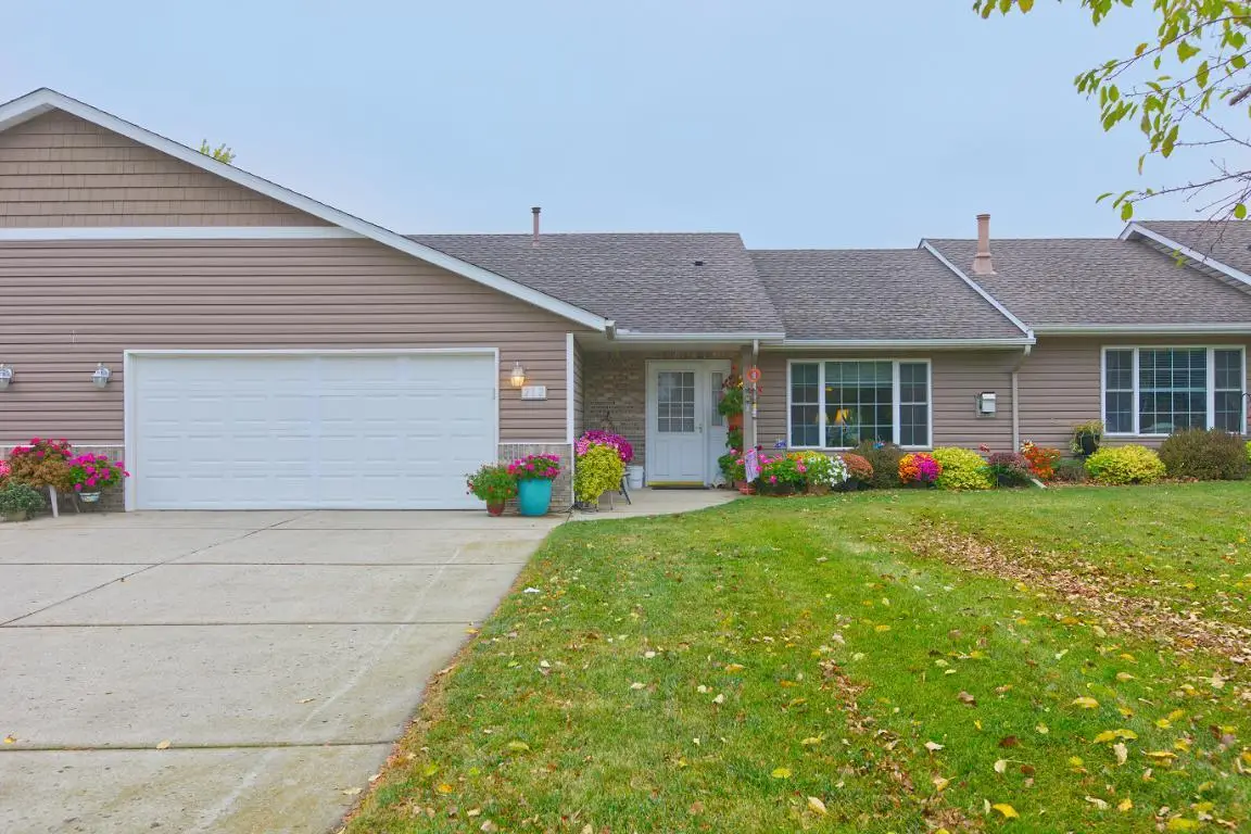 212 Linden Avenue W, Winsted, MN 55395 - Image #1