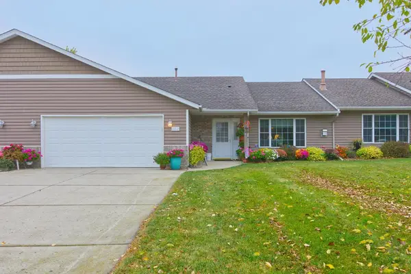 212 Linden Avenue W, Winsted, MN 55395