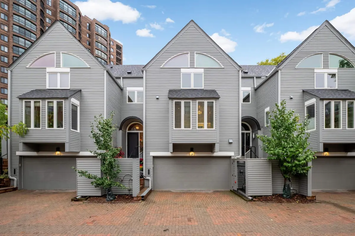 32 Greenway Gables, Minneapolis, MN 55403 - Image #1