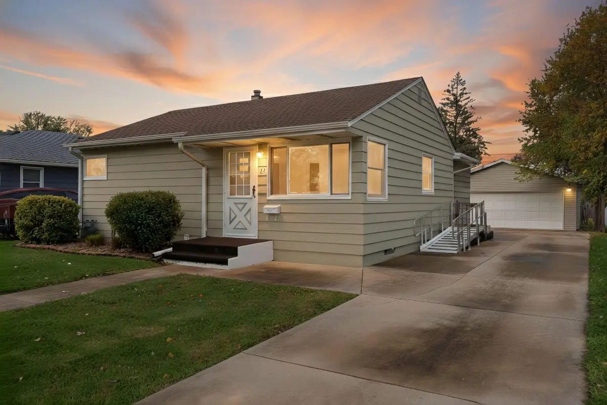 1711 1st Avenue Se, Austin, MN 55912 - #1