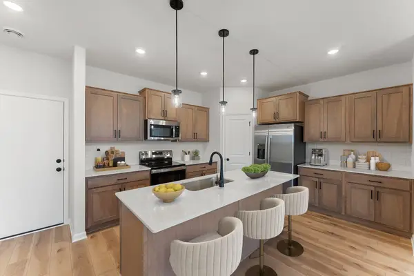 1101 Annacotte Lane, Rosemount, MN 55068