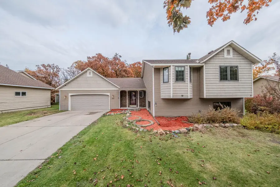 1568 Lakewood Drive N, Saint Paul, MN 55119 - Image #2