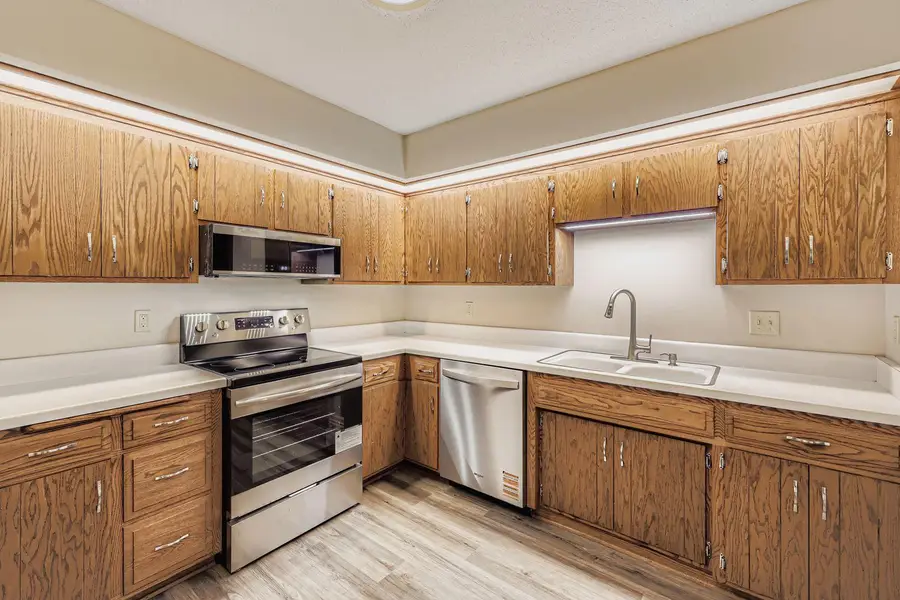 5509 Hyland Courts Drive, Minneapolis, MN 55437 - Image #2