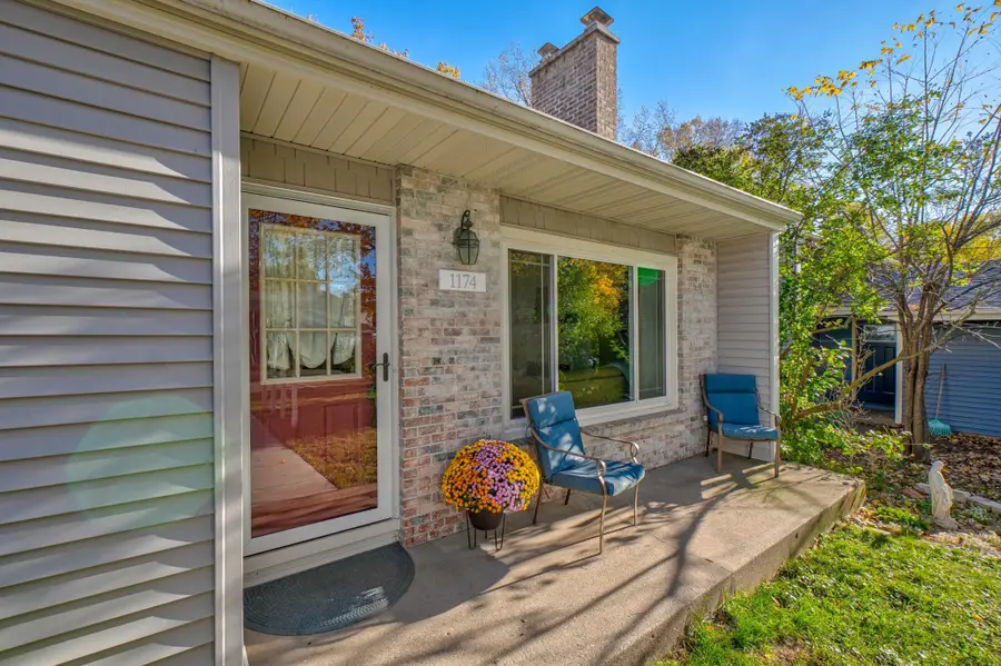 1174 Benton Way, Saint Paul, MN 55112 - #3