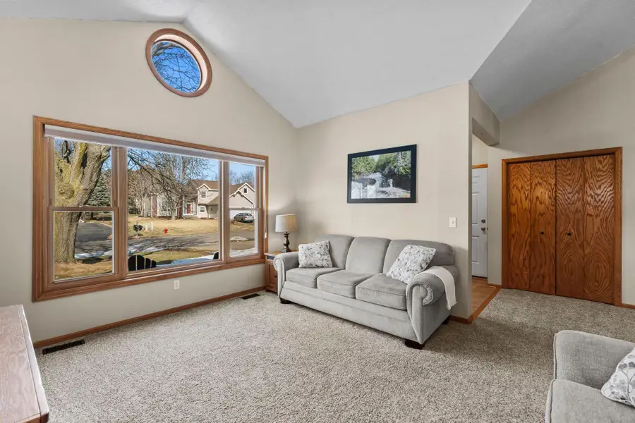 9425 Barrington Road, Woodbury, MN 55125 - #3