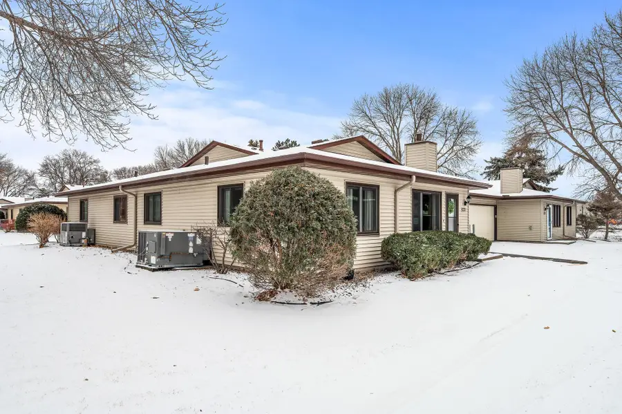 8526 S Maplebrook Circle, Minneapolis, MN 55445 - Image #2