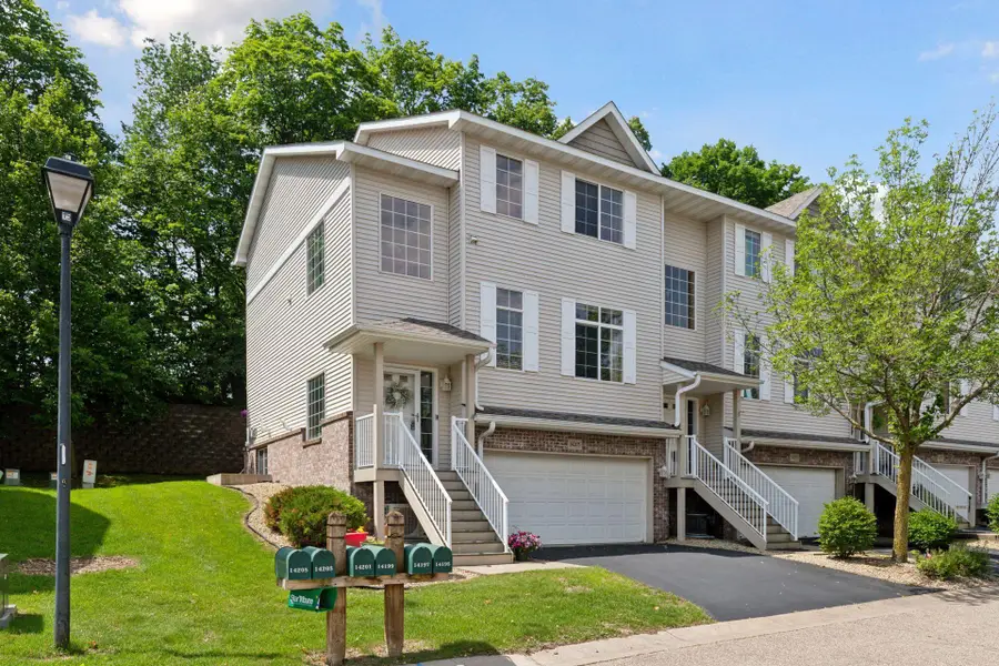 14205 Fountain Hills Court Ne, Prior Lake, MN 55372 - Image #2