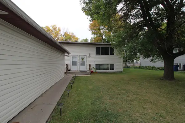 3107 Covent Garden Street S, Moorhead, MN 56560