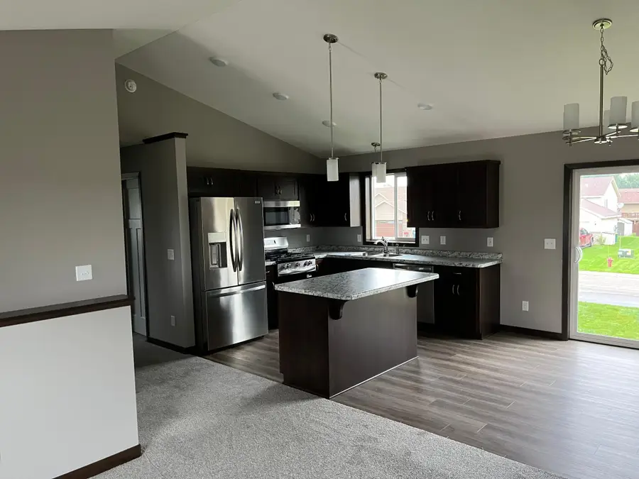 1806 Oak Pond Drive Nw, Sauk Rapids, MN 56379 - Image #2