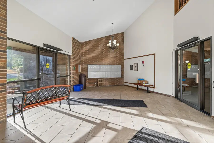 3850 Plymouth Boulevard #117, Minneapolis, MN 55446 - Image #2