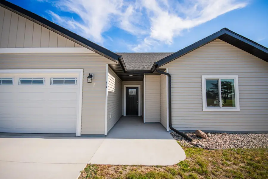 714 Main Street N, Sauk Centre, MN 56378 - #3