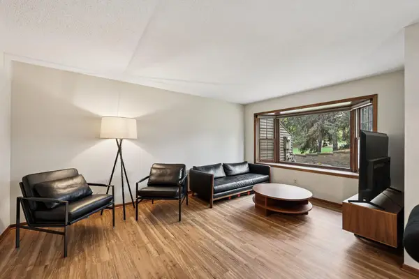 320 Karen Lane Ne, Minneapolis, MN 55421