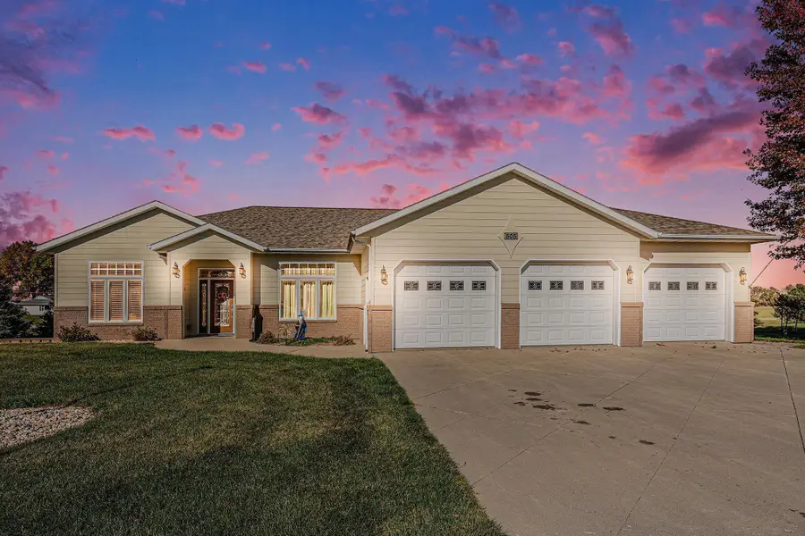 505 E 2nd Avenue, Beaver Creek, MN 56116 - Image #2