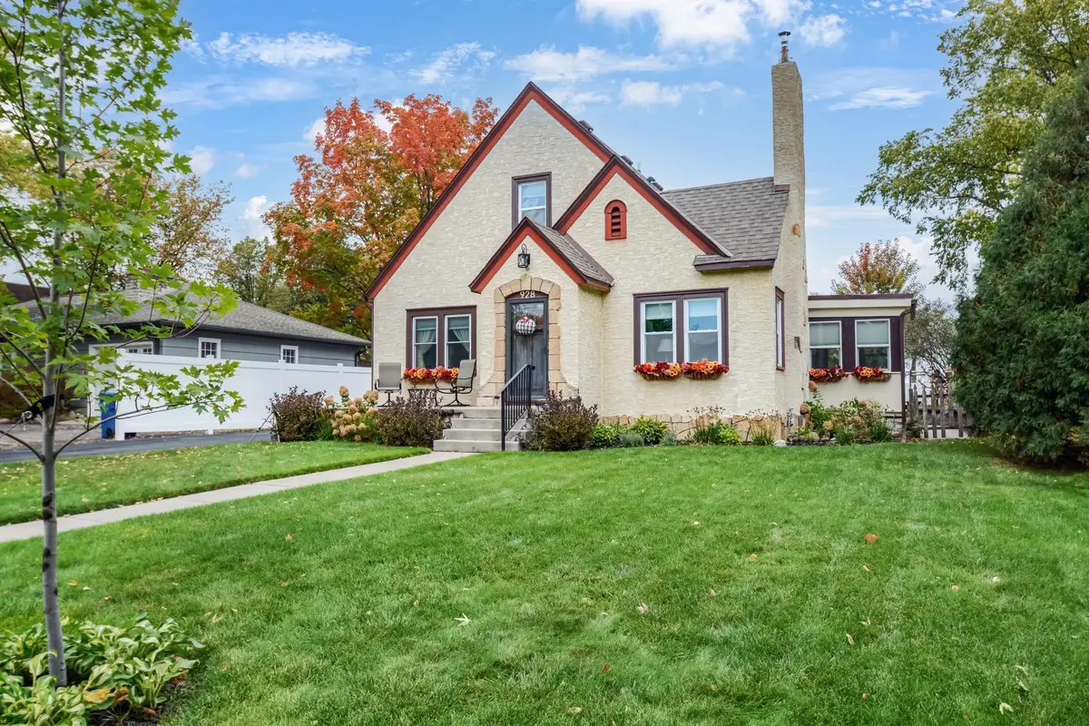 928 Main Street Nw, Elk River, MN 55330 - #1