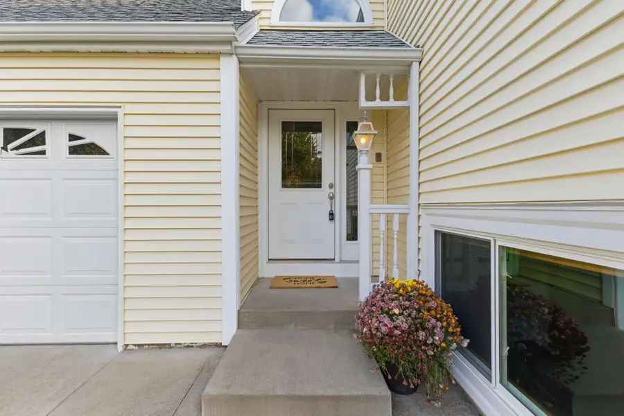 5680 Donegal Drive, Saint Paul, MN 55126 - Image #3