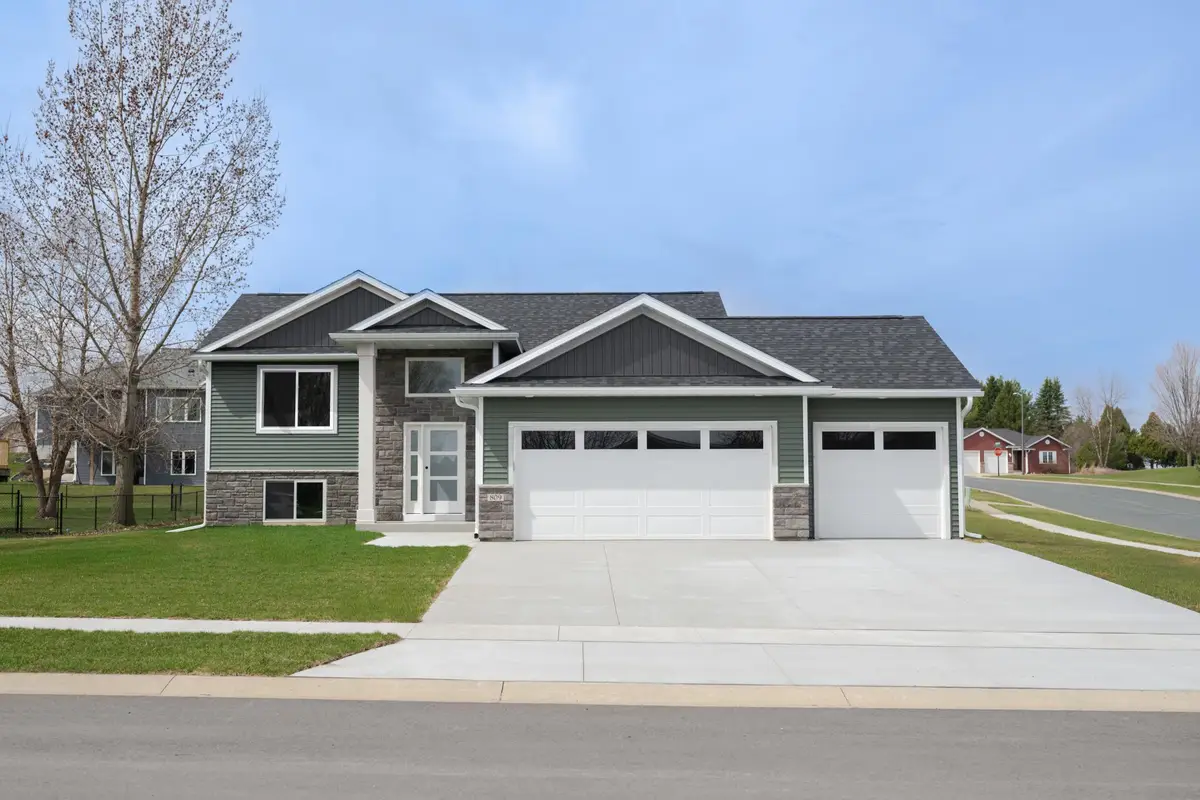 809 5th Avenue Nw, Dodge Center, MN 55927 - #1