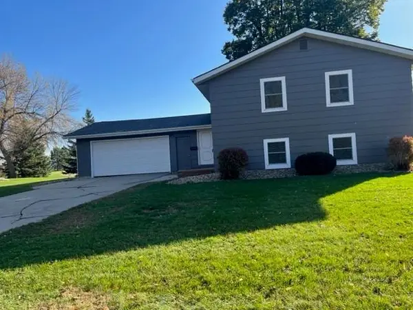 817 16th Street, Windom, MN 56101