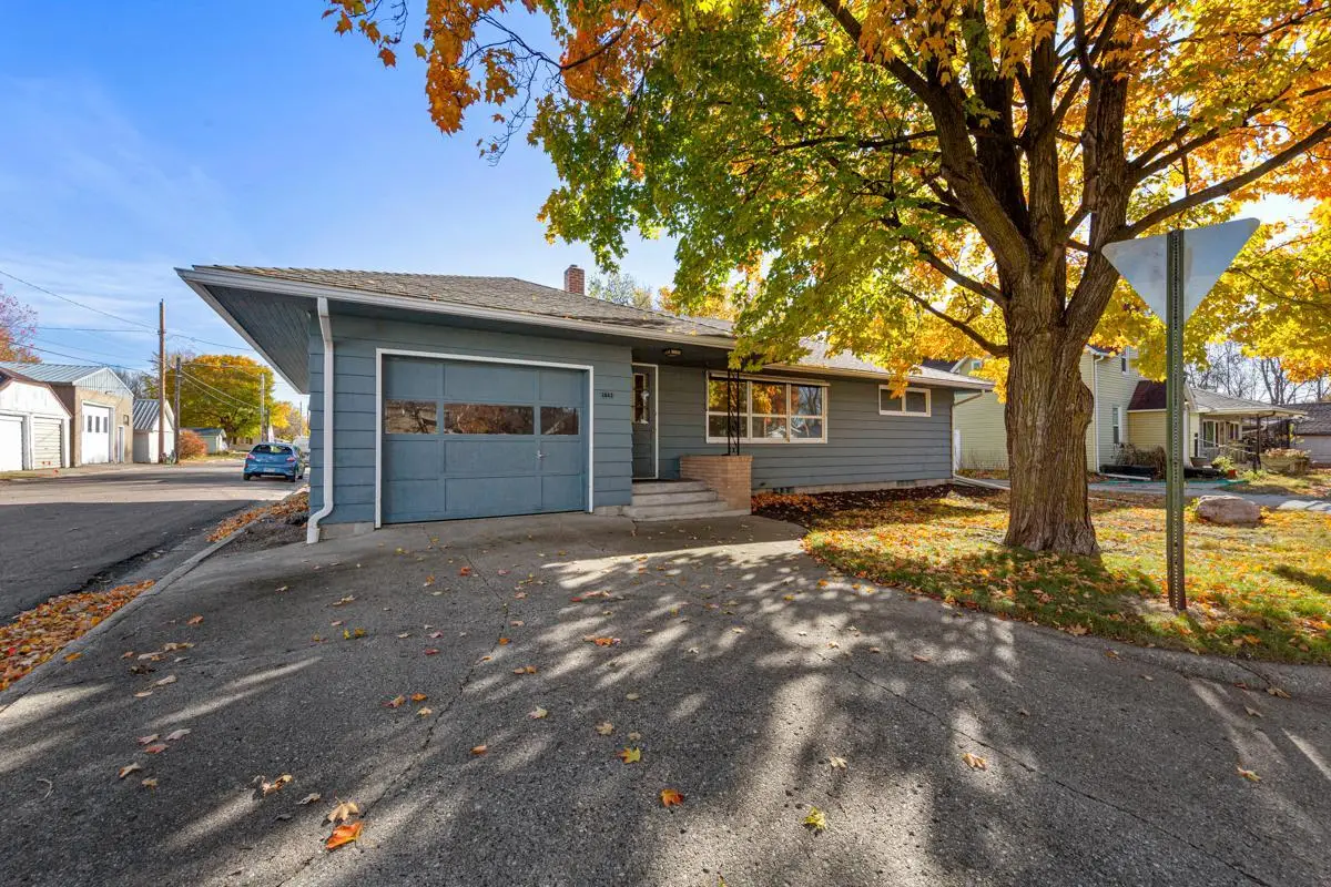1043 Chase Avenue, Gibbon, MN 55335 - #1