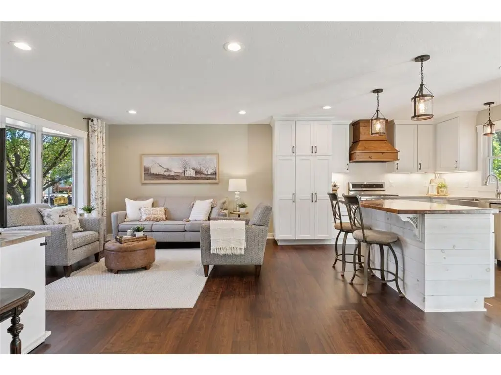 2404 Helena Avenue N, Oakdale, MN 55128 - Image #1