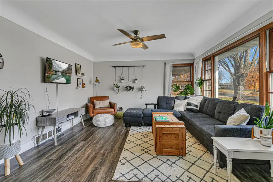 990 Hassan Street Se, Hutchinson, MN 55350 - #2