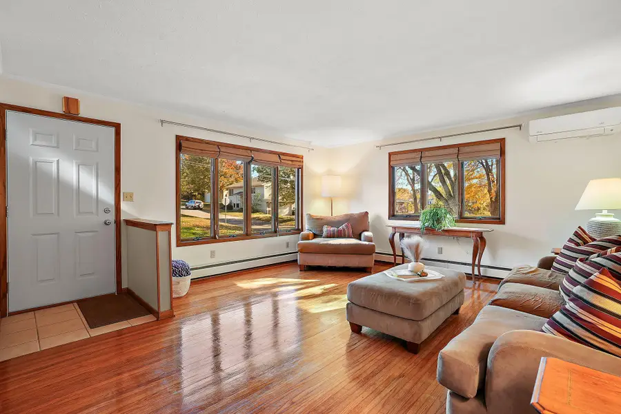 107 Hallam Avenue S, Mahtomedi, MN 55115 - Image #2