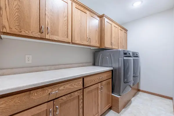 932 Oak Pond Court, Sartell, MN 56377