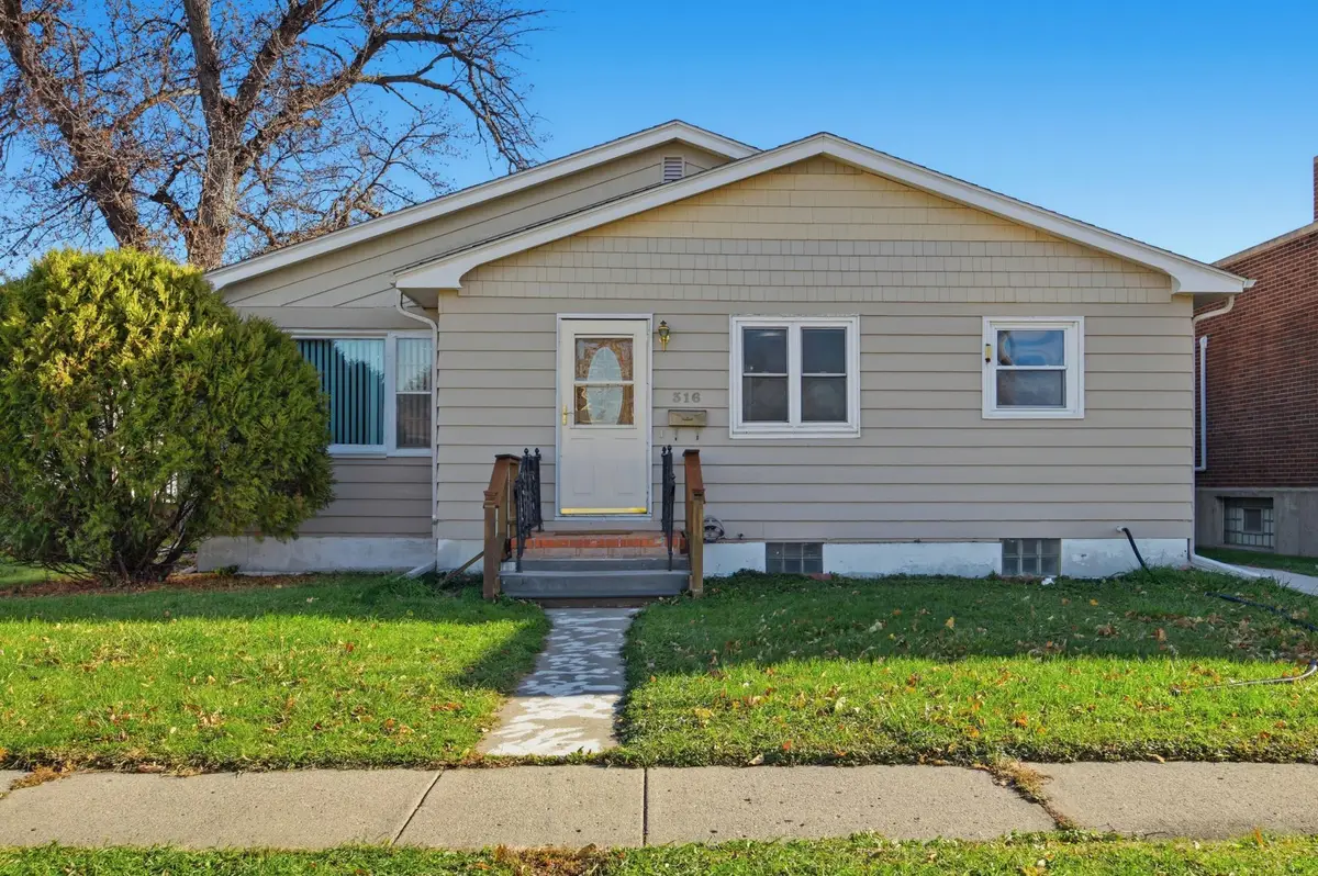 316 5th Street N, Wahpeton, ND 58075 - #1